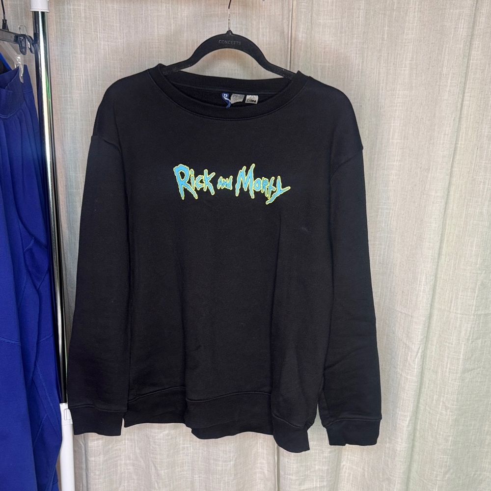 H&M Black Crewneck Sweater with Graphic Print
